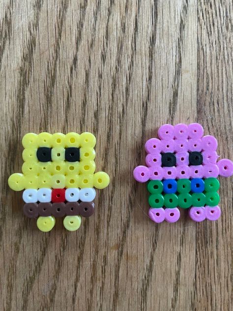 Easy Melting Beads Ideas, Peeler Bead Ideas Mini, Piglet Perler Beads, Cute Hama Bead Ideas Easy, Rainbow Loom Creations Step By Step, Perler Beads Small Cute, Pelar Beads Ideas, Perler Bead Mini Patterns, Cute Bead Art