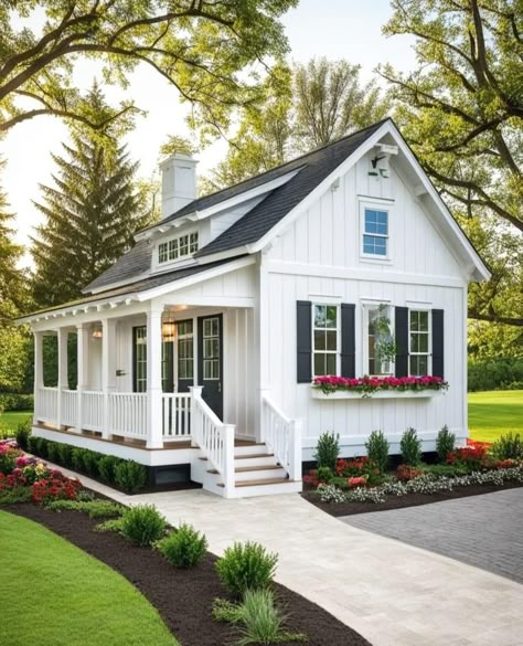 Small Home Outside Design, White Bungalow Exterior, Work Space Ideas, White Bungalow, Farmhouse Life, Cute Cottages, Small Home Ideas, Flip House, Bungalow Exterior