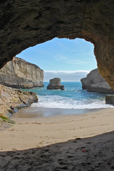 Shark Fin Cove Cove Aesthetic, Folklore Story, Bandana Beach, Travel Advertising Design, Summer Beach Pictures, Heart In Nature, Beach Cove, Pirates Cove, Food Hub