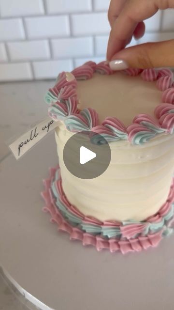 Cakes By Marian on Instagram: "Gender Reveal Cake Idea! What do you think?" Gender Reveal Cake Inside, Gender Revel Cake, Easy Mini Cake, Gender Reveal Dessert, Baby Shower Gender Reveal Cake, Simple Baby Shower Cake, Baby Reveal Cakes, Baby Shower Cake Designs, Simple Gender Reveal