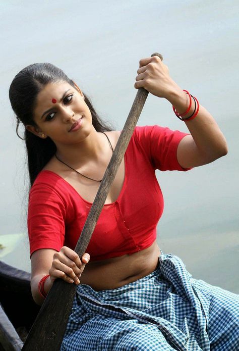 SAREE BELOW NAVEL PHOTOS: Iniya Hot Navel Pics In Lungi Blouse Photos_Sexy Malayalam Actress Hollywood Heroines, Hot Blouse, Malayalam Actress, Celebrity Beauty, Beautiful Women Over 40, Indian Actress Hot Pics, Indian Beauty Saree, Actress Photos, Women Girl