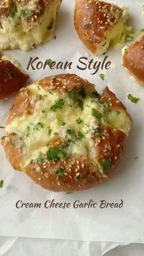 good_healthyfoods on Instagram: Follow @good_healthyfoods for more recipes 👍 Korean Inspired Cream Cheese Garlic Bread l EGGLESS Is this recipe a traditional Korean… Cream Cheese Garlic Bread, Korean Garlic, Cheese Garlic Bread, Spicy Snacks Recipes, Tandoori Masala, Breakfast Recipes Indian, Vegetarian Fast Food, Tastemade Recipes, Indian Cooking Recipes