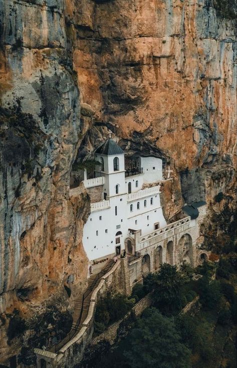 Ostrog Monastery, Human Pictures, Architecture Building, Funny Photos, Kyoto, Landscape Photography, Funny Pictures, Around The World, Around The Worlds