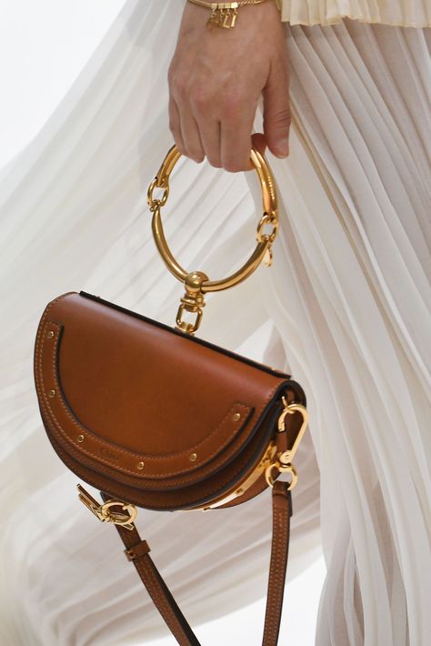 Chloe Nile Bag, Style Fall 2023, Ring Handle Bag, Chloe Nile, Handbag Styles, Summer Handbags, Ring Handle, Ring Bag, Lv Handbags