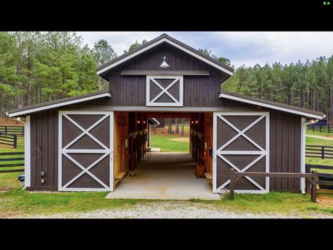 Barn For Tractor, Diy Barn Build, Small Barn Ideas Horse, Farm Animal Enclosures, Barn Ideas For Animals, Barn Building Ideas, Small Stable Ideas, Small Livestock Barn, Carport Barn Ideas