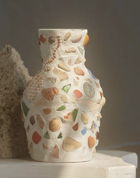 Clay And Shells, What To Do With Sea Shells, Seashell Jar, Shell Craft, Maximalist Home, Shell Mosaic, Sand And Sea, Craft Home, Keramik Design