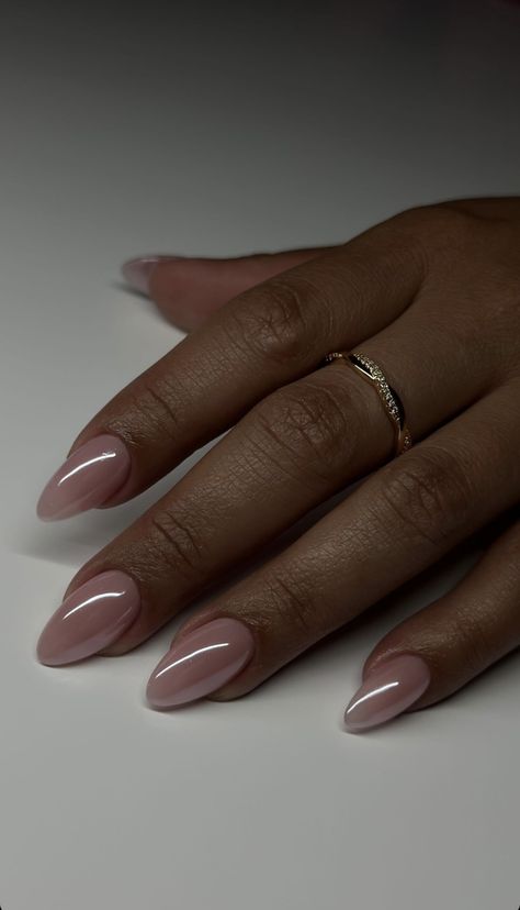 Simple Pointy Nails, Ballerina Gown Nail Color, Natural Nail Chrome, My Nails But Better, Donut Glazed Nails Brown, Nails Inspo January, Oval Nail Color Ideas, Natural Color Nails Gel, Pearl Nude Nails