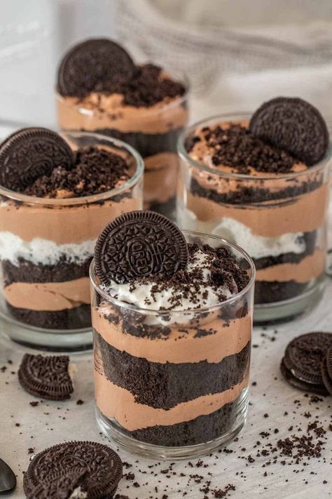 Pudding Oreo Dessert, Dirt Dessert Recipe, Pudding Oreo, Oreo Delight, Chocolate Pudding Desserts, Oreo Dessert Recipes, Oreo Pudding, Dessert Cups Recipes, Dessert Oreo