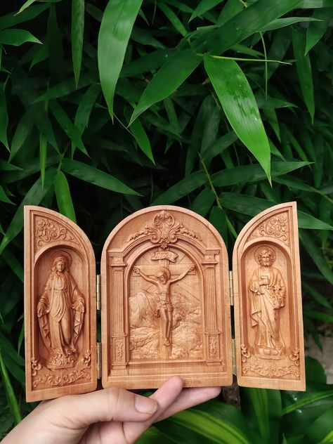 The Holy Family Figurine, Triptych of Jesus Virgin Mary and Saint Joseph Statue, Gift for Catholic Family, Christmas Nativity Set Wooden - Etsy Catholic Bedroom, Catholic Christmas Decorations, Gift Ideas For Grandparents, Catholic Wall Decor, Catholic Christmas Gifts, St Joseph Statue, Family Altar, Car Desk, Saint Statues