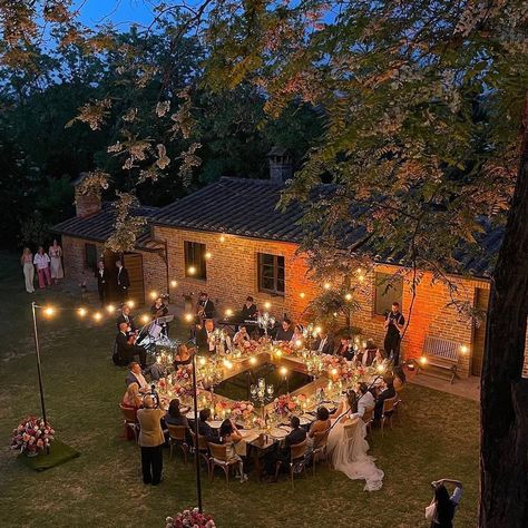 Realistic Backyard Wedding, Backyard Wedding Classy, Minimalist Backyard Wedding, Backyard Micro Wedding, Realistic Wedding, We Are Meant To Be, Small Backyard Wedding, Airbnb Wedding, Turkish Wedding