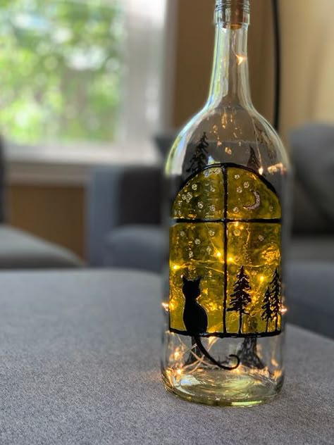 Bottle With Lights, Bottle Diy Crafts, Painted Glass Bottles, Hand Painted Bottles, Painted Bottles, Glass Bottle Diy, Painted Bottle, Diy Glass Bottle Crafts, Wine Bottle Art