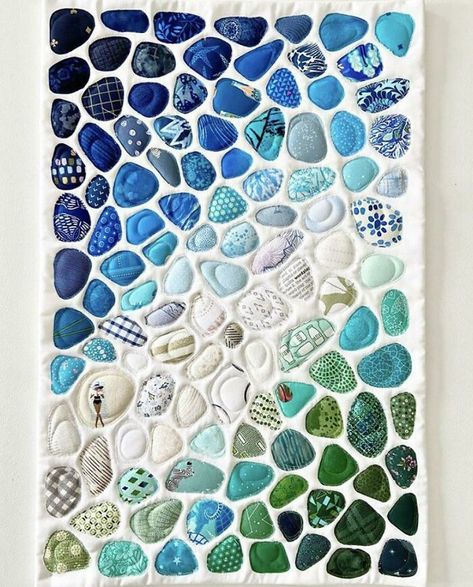 I Make Seaglass Art Quilts Using Leftover Fabric Scraps. I Love Showcasing The Last Bits Of Favorite Fabrics Sea Glass Quilt, Dinosaur Quilt, Quilt Modernen, Bird Quilt, Sew Ins, Stitching Techniques, Leftover Fabric, Piece Of Art, Sea Glass Art