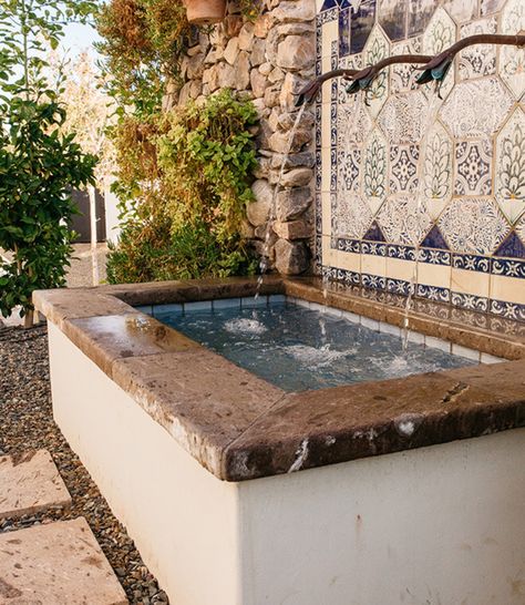 Spanish Fountain, Outdoor Wall Fountains, Santa Barbara Style, Spanish Garden, Spanish Style Homes, Wall Fountain, Water Features In The Garden, Patio Interior, Fountains Outdoor