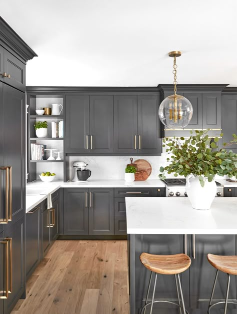 Modern Black Kitchen, Grey Kitchen Designs, Dark Grey Kitchen, Grey Kitchen Cabinets, Grey Kitchens, Kitchen Room Design, Kitchen Inspiration Design, Grey Kitchen, Black Kitchen