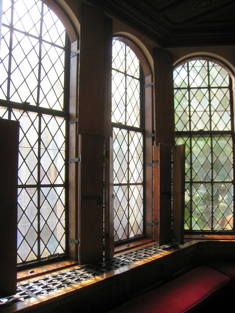 Diamond Windows, Tudor Decor, Homes Aesthetic, Window Valence, Tudor Design, Goth Cottage, Castle Window, Victorian Windows, Gothic Window