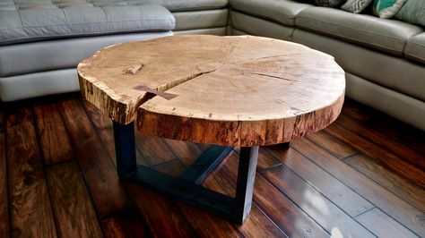 In this video, I'll show you how to build a live edge coffee table, and how to flatten the live edge slab ... Wood Slice Coffee Table, Live Edge Wood Furniture, Wood Slab Dining Table, Stump Table, Live Edge Tables, Wood Slab Table, Live Edge Furniture, Live Edge Coffee Table, Slab Table