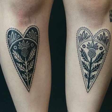 𝕭𝖊𝖈𝖈𝖆 𝕽𝖊𝖎𝖑𝖑𝖞-𝕾𝖊𝖑𝖋 on Instagram: "A pair of inverted ornamental heart thistles for Kimberly. Thank you for your sweet energy and kindness, it was my absolute pleasure 🖤  #oaklandtattoo #bayareatattoo #sanfranciscotattoo #londontattoo #pdxtattoo #atxtattoo #hearttattoo #shintattoo #invertedtattoo #ornamentaltattoo #blackwork #blackworktattoo #ladytattooers #brooklyntattoo #legtattoo #bayarea #tattoo #inked #folktattoo" Wrist Tattoo Unique, Dark Color Traditional Tattoo, Traditional Danish Tattoo, Pa Dutch Tattoo, Embroidered Heart Tattoo, American Traditional Fig Tattoo, Folk Heart Tattoo, Swedish Tatoos, Celtic Inspired Tattoos