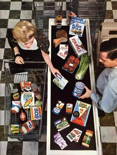 Grocery Shopping Yesteryear: An Eclectic Look Back Down the Aisles - Flashbak 80s Supermarket, Retro Packaging Design, Collage Animation, Vintage Grocery, Stranger Things 1, Dream Whip, Grocery Store Items, Alley Cats, Retro Packaging