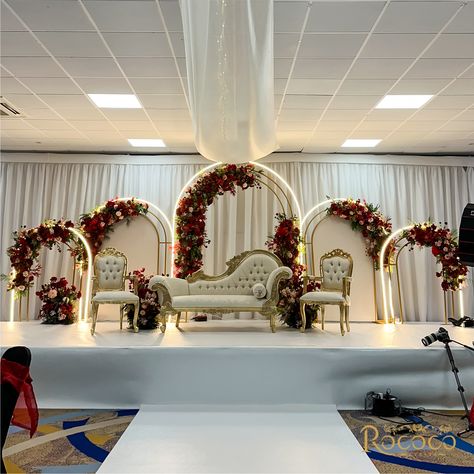 Red And White Stage Decoration, Red And White Wedding Reception Decor, Red And White Theme Wedding, Red Decoration Wedding, Wedding Decor White And Gold, Red And White Themed Wedding, White Stage Decoration Wedding, Red Backdrop Wedding, Hall Decorations For Wedding