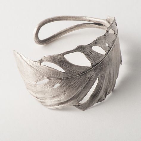 Tiffany Bracelet Silver, Feather Cuff Bracelet, Feather Cuff, Michael Michaud, Simple Silver Jewelry, Silver Jewelry Design, Feather Jewelry, Gold Bracelet Cuff, Silver Jewels