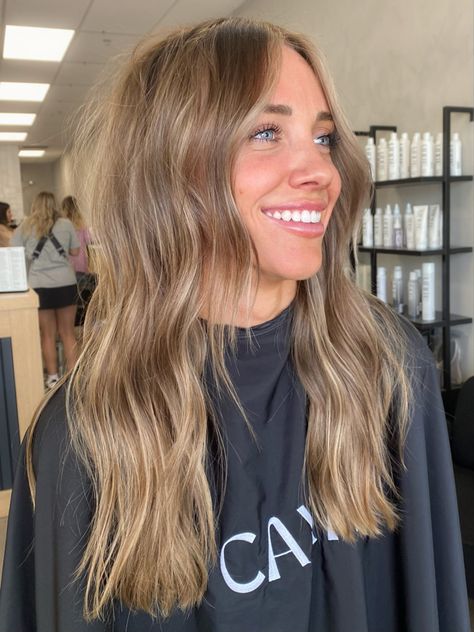 Light Brown Into Blonde Balayage, Light Chocolate Blonde Hair, Rick Brown Hair Color, Brown And Blonde Foils, Brown Blonde Fall Hair, Light Brown With Honey Highlights, Cowgirl Brown Hair, Fall Hair Inspo Color, Light Brown Hair W Highlights