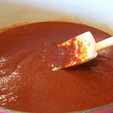 Tamale Sauce, Traditional Tamales, Pork Tamales, Pork Sauce, Red Chili Sauce, Tamale Recipe, Mexican Cooking, Hispanic Food, Red Sauce