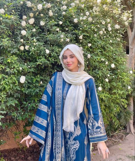 Modest Fashion Hijab, Pakistani Fashion Casual, Desi Fashion Casual, Pakistani Fancy Dresses, Pakistani Dresses Casual, Hijabi Outfits Casual, Everyday Fashion Outfits, Simple Pakistani Dresses, Muslim Fashion Outfits