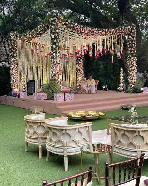 #NewTrend: Suspended Floral Décor Ideas For This Wedding Season! | WeddingBazaar Shaadi Decor, Hindu Wedding Decorations, Mandap Design, Destination Wedding Decor, Wedding Setup, Wedding Stage Decor, Outdoor Stage, Wedding Background Decoration, Wedding Decor Photos