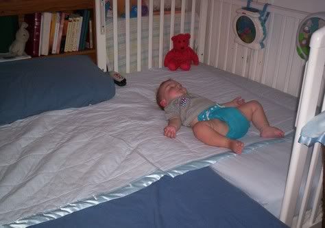 How to turn your crib into a sidecar co-sleeper. (we have an arms reach bassinet, but I'm thinking of doing this so it will be more comfy for him and easier to transition him to his crib in his room eventually after the first year.) Sidecar Crib, Safe Co Sleeping, Baby Co Sleeper, Baby Crib Diy, Diy Crib, Co Sleeping, Co Sleeper, Baby Co, Peaceful Parenting