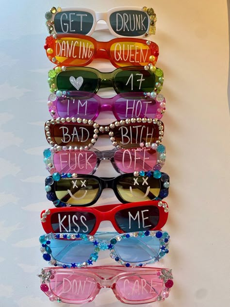 Sunglasses Ideas Diy, 18ty Birthday Ideas, Best Friend 18th Birthday Gift Ideas, 18th Birthday Ideas Gifts, 18th Birthday Gift Ideas For Best Friend, 16th Birthday Ideas Presents, 17th Birthday Present Ideas, Presents For 18th Birthday, 18th Birthday Party Ideas Pink