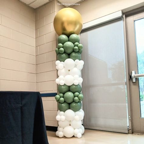 Green And Gold Balloon Columns, Tall Balloon Columns, Balloons On Pillars, Balloon Column Topper Ideas, Balloon Pillars Design, Green Balloon Decoration, Balloon Column Ideas, Organic Balloon Column, Balloon Columns Ideas