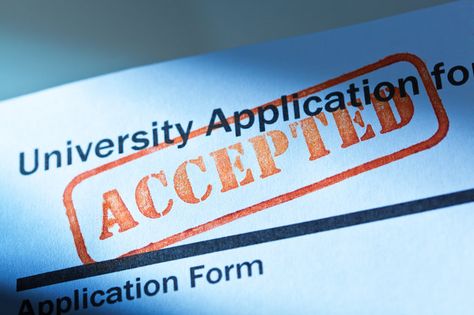 The College Application Advice I Wish Someone Had Given Me | Huffington Post Fit University, Ap Test, College Apps, Academic Language, College Application Essay, Writers Help, Extracurricular Activities, Georgetown University, Short Essay