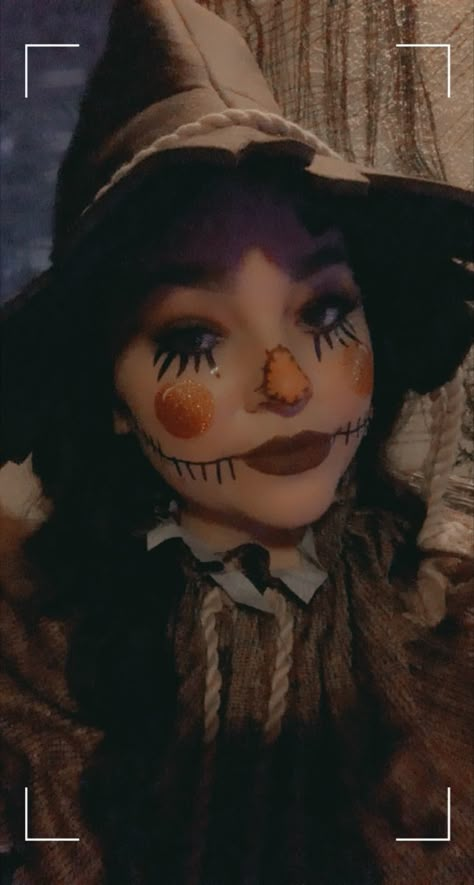 Creepy Scarecrow Costume Women, Scary Crow Costume, Halloween Costume Makeup Looks, Womens Halloween Makeup Scary, Scarecrow Halloween Costume Ideas, Female Scarecrow Makeup, Scarecrow Halloween Makeup Cute, Spooky Scarecrow Makeup, Scarecrow Makeup Simple