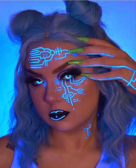 Rave Face Paint, Alien Face Paint, Sci Fi Makeup, Cyberpunk Makeup, Uv Makeup, Futuristic Makeup, Alien Makeup, Eyeliner Designs, Horror Make-up