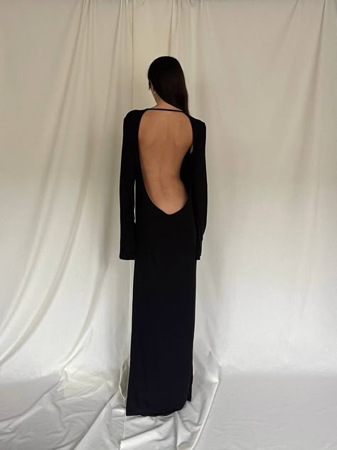 Very Low Back Dress, Backless Back Dress, Backless Couture Dress, Black Long Sleeve Backless Dress, Back Less Dress Aesthetic, Backless Dress Aesthetic, Backless Long Sleeve Dress, Backless Black Dress, Long Sleeve Backless Dress