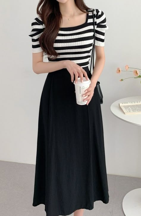 Skirt Outfits Korean, Soft Feminine Outfits, Modest Girly Outfits, Elegant Outfit Classy, Aesthetic Korean, Fashion Top Outfits, Modest Dresses Casual, Cute Dress Outfits, Trendy Dress Outfits