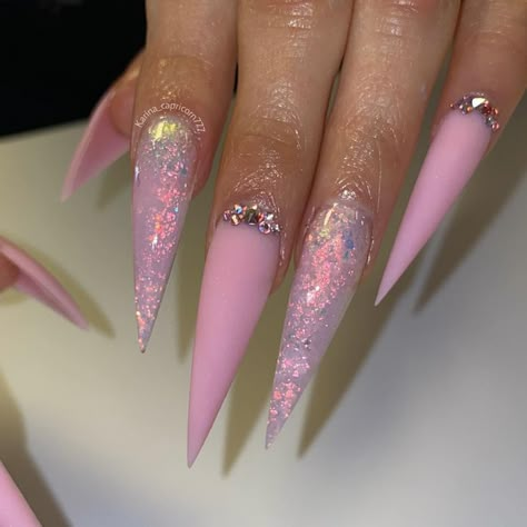 #barbienails #nails #acrylicnails #nailart #glitternails #pinknails #coffinnails #nailsofinstagram #blingnails #ombrenails #blacknailtech #squarenails #barbie #atlnails #neonnails #stilettonails #nudenails #unioncitynails #youngnails #atlantanails #anittag #nailsculpting #selftaughtnailtech #longnails #nailsoftheday #marblenails #claytoncountynails #nailporn #gelnails #nailsonfleek #nailstagram #ghettonails #mattenails #newnannails #atlnailtech #miasecret #shoppingnails #kawaii #nailstyles Girly Stilleto Nails, Pink Stelito Nails, January Stiletto Nails, Pink Stilleto Nail Designs, Unique Almond Acrylic Nails, Cute Nude Nails With Design, Pink And White Stiletto Nails, Princess Nails Acrylic, Light Pink Stiletto Nails