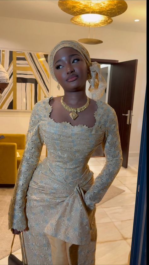 Nigerian Traditional Dresses, Nigerian Dress Styles, Nigerian Outfits, Ankara Dress Designs, Nigerian Dress, Nigerian Lace Styles Dress, Nigerian Lace Styles, Modest Dresses Fashion, African Prom Dresses