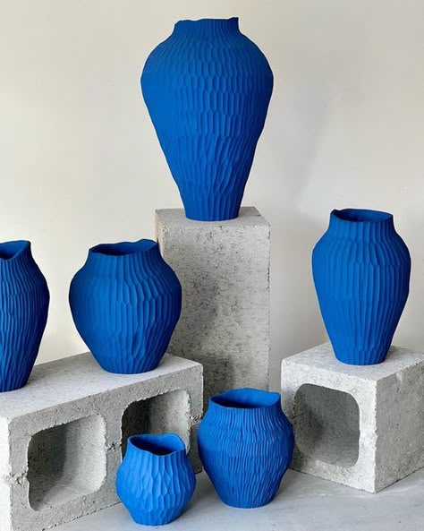 Design Sculpture, Ceramic Wall Lights, Wabi Sabi Style, Blue Pottery, Ceramics Pottery Art, Cute Clay, August 21, Blue Vase, Diy Clay Crafts