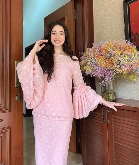 Raya Ootd, Ameera Khan, Baju Kurung Moden Style, Raya Outfit, Malay Traditional, Raya Dress, Outfit Muslim, Kurung Modern, Kebaya Modern Dress