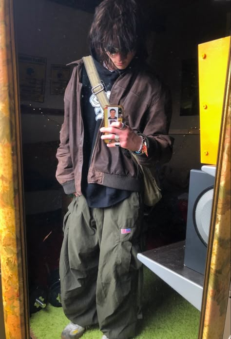 Hippie Grunge Outfits, Grunge Outfits Men, Classic Grunge, Masc Fashion, Masc Outfits, Aesthetic Outfits Men, Mens Fashion Streetwear, New Rock, Punk Outfits