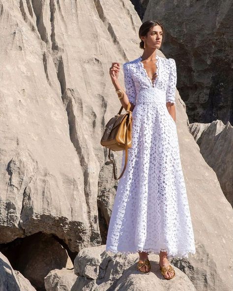 Pinterest • Instagram Crochet Midi Dress, Empire Waist Maxi Dress, Maxi Robes, Slim Dresses, Moda Vintage, Dresses 2024, Daily Dress, Maxi Dress With Sleeves, Dresses Summer