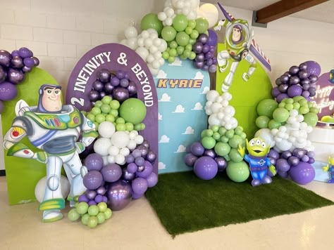 Buzz Light Year Backdrop, Buzz Lightyear Balloon Arch, Buzz Lightyear Balloon Garland, Buzzlight Year Birthday Theme, Buzz Lightyear Party Decorations, Minimalist Birthday Decor, Birthday Decoration For Kids, Lightyear Birthday Party, Buzz Lightyear Birthday Party