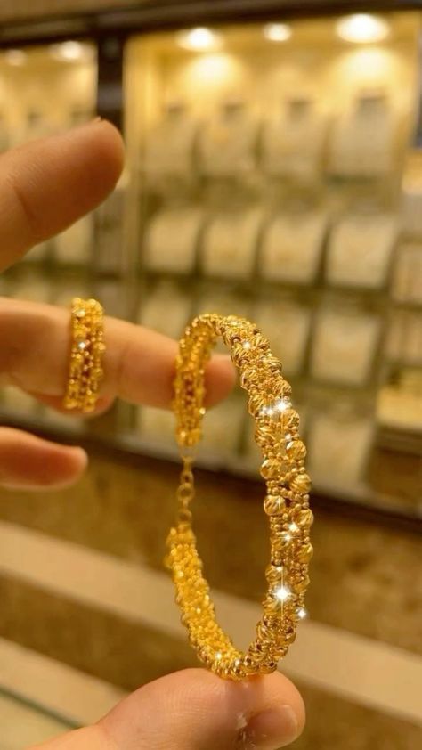 Turkish Jewellery Gold Necklaces, Jewelry Accessories For Wedding, Gold Jewelry Middle East, Arabic Gold Jewelry Dubai, Bijoux En Or Dubai, Gold Dubai Jewellery, Jewelry Gold Aesthetic, Saudi Gold Jewellery Design, Somali Gold