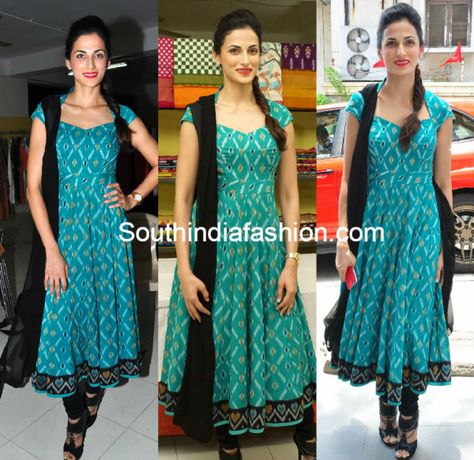 Shilpa Reddy in Blue Anarkali Ikat Kurti Designs, Anarkali Black, Chudidhar Designs, Shilpa Reddy, Ikat Art, Kalamkari Dresses, Blue Anarkali, Salwar Neck Designs, Black Combination