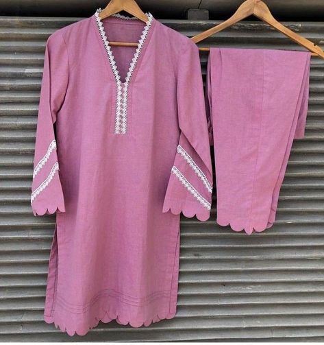 Simple Suits, Women Trousers Design, Dress Designing, Lace Dress Design, Latest Dress Design, Kurta Style, Simple Kurta Designs, Trendy Shirt Designs, Pakistani Fashion Casual