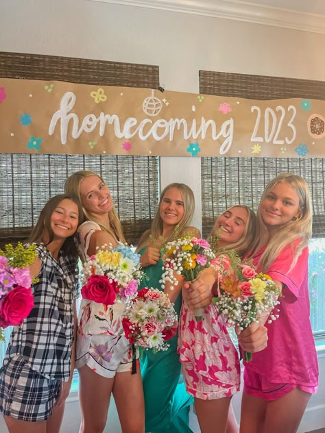 Prom Morning Ideas, Prom Morning, Pre Prom Party, Prom Breakfast, Hoco Breakfast, Hoco Get Ready Party, Hoco Morning Brunch, Prom Brunch, Homecoming Brunch