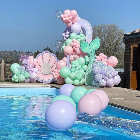 Mermaid Balloons, Mermaid Pool Parties, Deco Ballon, Mermaid Birthday Party Decorations, Mermaid Theme Birthday Party, Pastel Birthday, Pool Party Decorations, Ocean Birthday, Pastel Party