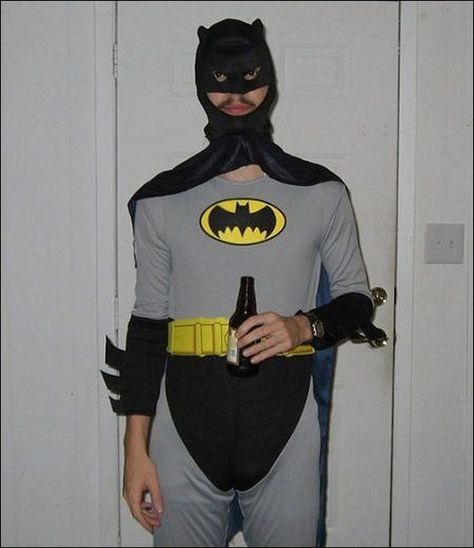 Pfp Batman, Spider Man And Batman, Halloween Costume Fails, Batman And Spiderman, Beat Saber, Batman Costumes, Batman Pictures, I Am Batman, I'm Batman