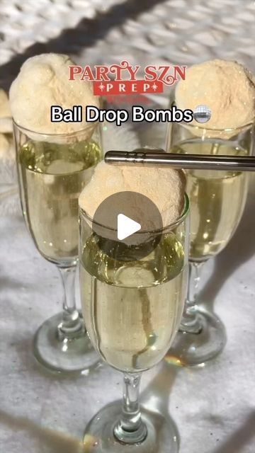 Nye 2024, Bomb Drinks, New Year Diy, Christmas Punch, Glitter Bomb, Food Ornaments, Drink Gift, Ice Molds, Ball Drop